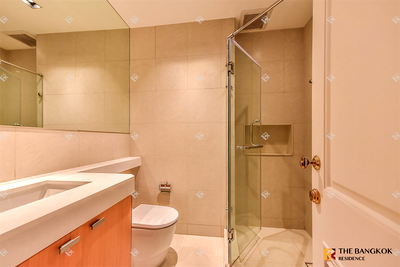 Condos for rent : Luxury Condo in Central City Location Athenee Residence near BTS Phloen Chit