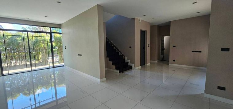 4-bed house for sale, 330 sqm, 72.6 sq wah, Bangkok Boulevard Ramintra - Serithai 2