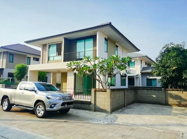 บางพลี 700 ม.  52 ตร.ว.ถนนบางนา-ตราด สุวรรณภูมิ ตลาดกิ่งแก้ว890ม.บ้านเดี่ยว 3 นอน 3 น้ำ กฟน. มาร์เก็ตวิลเลจ กิ่งแก้ว1-8
