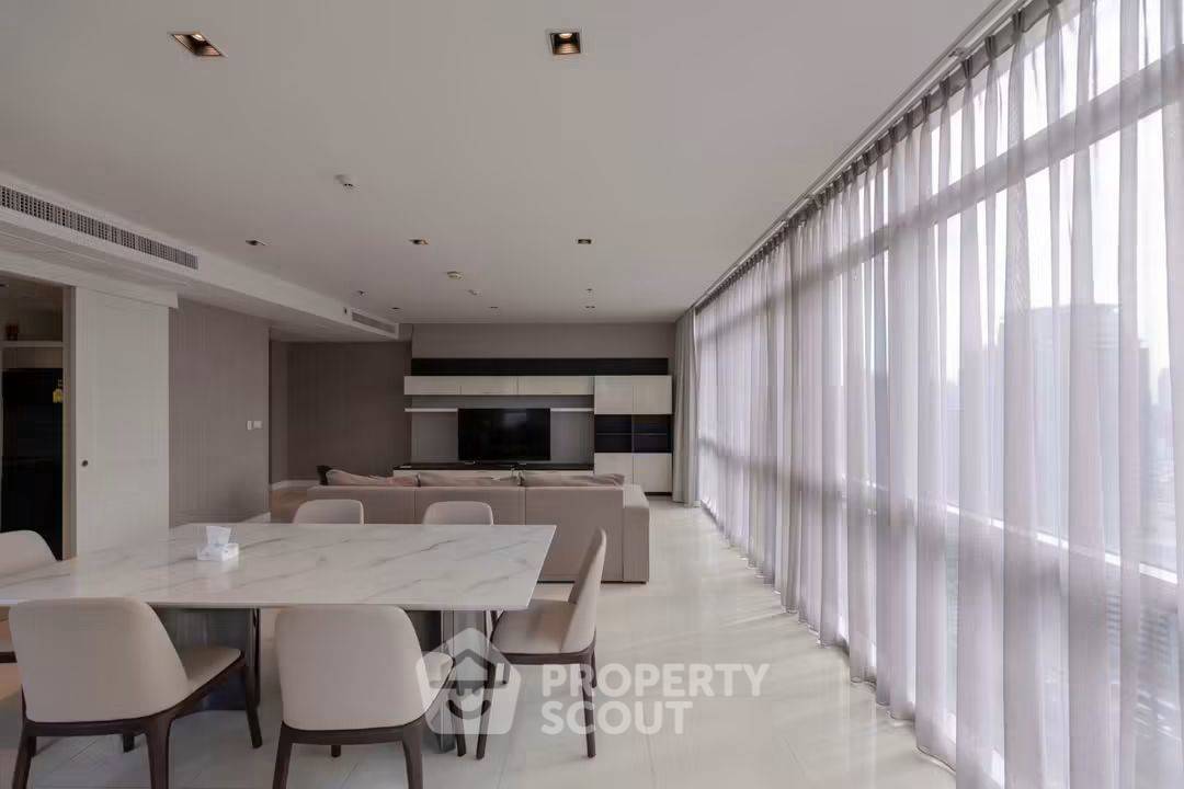 รูป ใกล้ BTS เพลินจิต 200 ม. | คอนโด 4 ห้องนอน 215 ตร.ม. Athenee Residence (ID 3212948) - รูปที่ 4/13