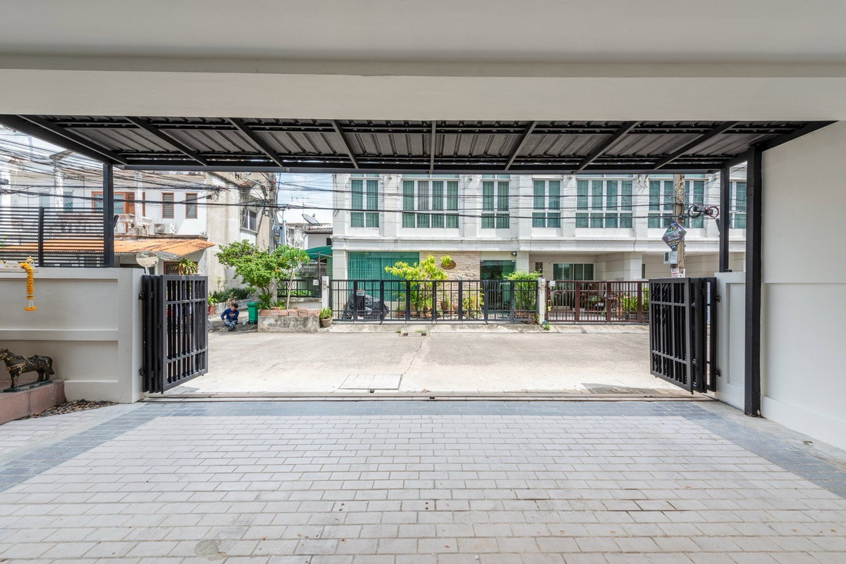 รูป 🏢🔥 ขายโฮมออฟฟิศ 4 ชั้น พร้อมผู้เช่า | รับค่าเช่า 55,000 บาท/เดือน📈 Yield ประมาณ 7.76% ✨ โอกาสสำหรับนักลงทุน ซื้อแล้วมีรายได้จากค่าเช่าทันที - รูปที่ 13/23