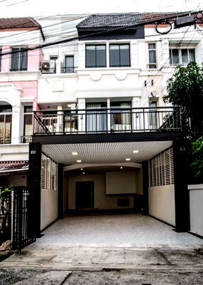 Townhouses for rent Samut Prakarn : P0875/[For Rent] Baan Klang Muang British Town Srinakarin