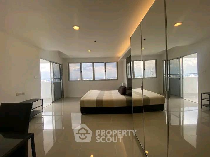 picture 4-BR Condo at The Waterford Diamond Tower Sukhumvit near BTS Phrom Phong (ID 3213089) - 5/7