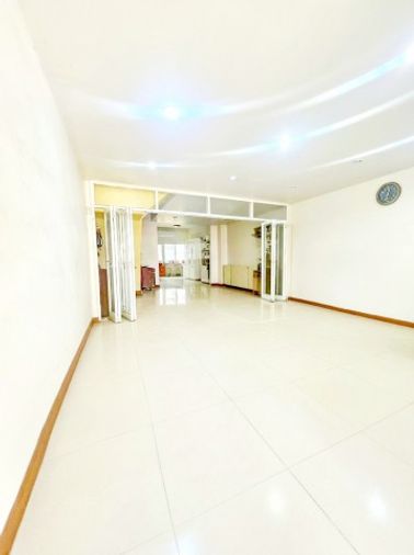 4-bed townhouse for rent, 380 sqm, 32 sq wah, Bang Sue