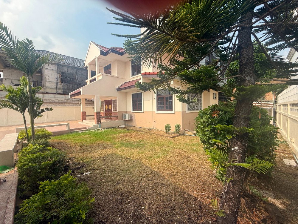 รูป 🏡✨ ให้เช่าบ้านเดี่ยว 2 ชั้น ใกล้ BTS แบริ่ง | ที่ดินใหญ่ 120 ตร.ว. จอดรถ 4 คัน - รูปที่ 11/13