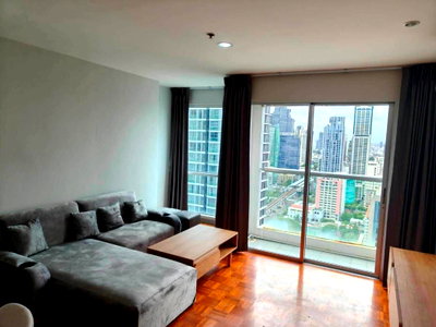 เช่าคอนโด BTS เซนต์หลุยส์ : For rent 2 br.  at Silom Suit high floor ,  