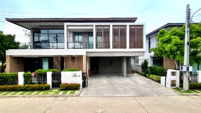 บ้านเดี่ยว โรงเรียนนานาชาติสิงคโปร์นนทบุรี (เอสไอเอสบี วิทยาเขตนนทบุรี) : ขายบ้านเดี่ยว 2 ชั้น   สภาพใหม่ บางกอกบูเลอวาร์ด แจ้งวัฒนะ-ราชพฤกษ์ แปลงมุม พร้อมเข้าอยู่  เนื้อที่ 76.6  ตรว.  4 นอน 5น้ำ         