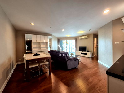 Condos for sale : Belle Grand Rama 9, a room in good condition and a spacious bedroom decorated in a classic style 