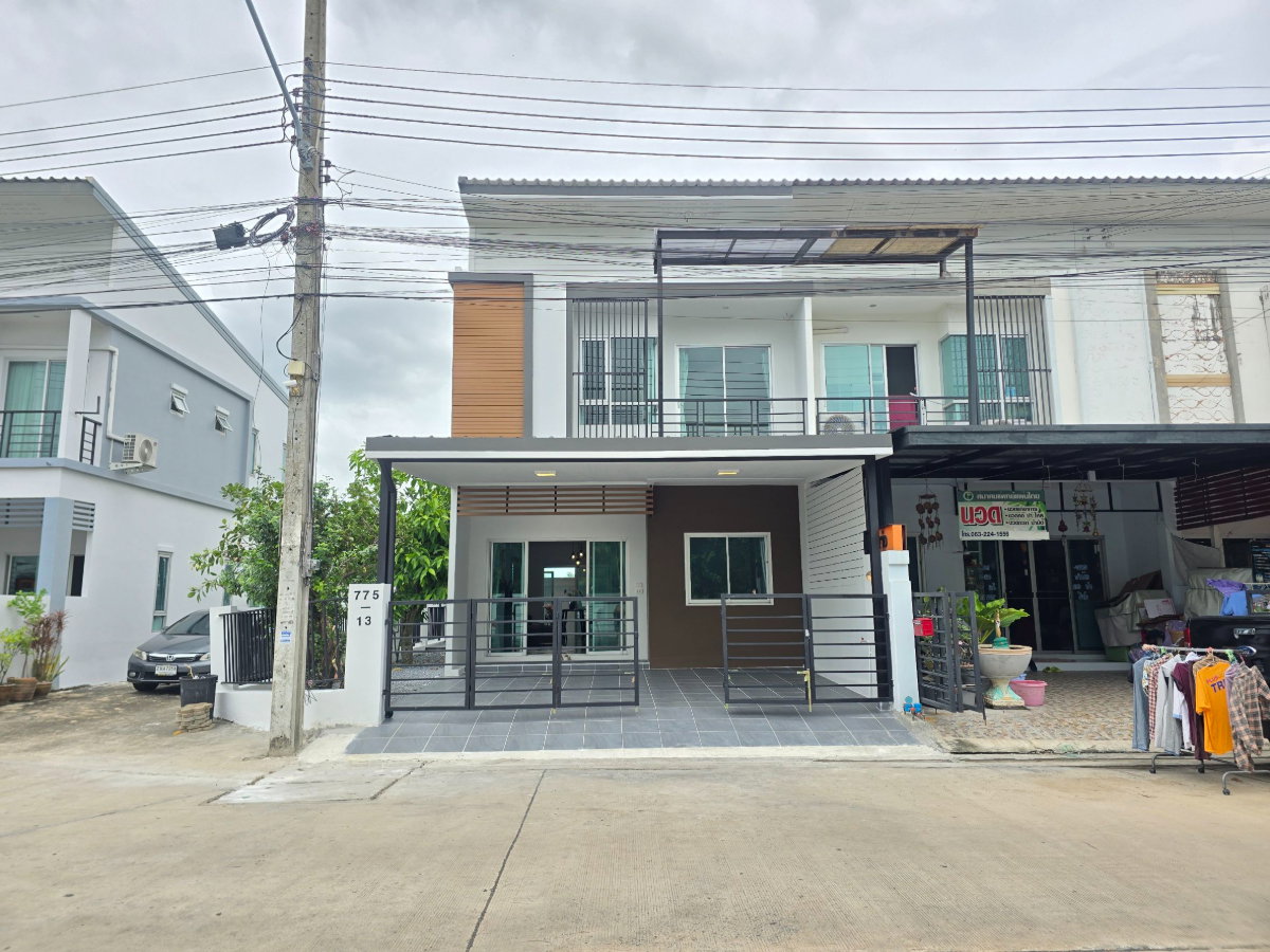 ทาวน์โฮม หลังมุม รีโนเวทใหม่ทั้งหมด หมู่บ้านเมดิ​โอ้ ​ ถนนนิมิตใหม่ ต้นโครงการ แต่งเฟอร์นิเจอร์สวยงาม พร้อมอยู่