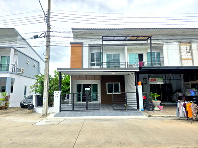 ทาวน์โฮม วิทยาลัยเทคนิคมีนบุรี : ทาวน์โฮม หลังมุม รีโนเวทใหม่ทั้งหมด หมู่บ้านเมดิ​โอ้ ​ ถนนนิมิตใหม่ ต้นโครงการ แต่งเฟอร์นิเจอร์สวยงาม พร้อมอยู่