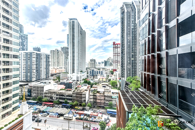 Condos for sale : The Line Ratchathewi near BTS Ratchathewi
