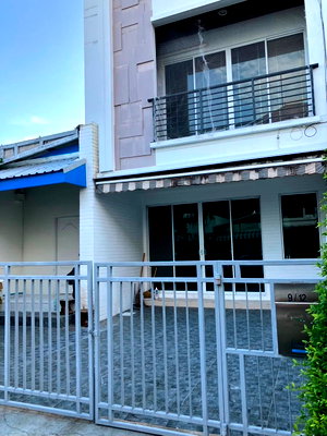 ทาวน์โฮม กรุงเทพมหานคร : 🔥 ขายทาวน์โฮมหลังมุม!📍 บ้านกลางเมือง S-Sense ศรีนครินทร์ 46/1 | Baan Klang Muang S-Sense Srinakarin 46/1 🚇 ใกล้ MRT ศรีอุดม