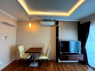 Condos for sale : For Sale: The Grand Benefits Condo 2