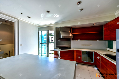 Condos for sale : The Lakes near BTS Asok