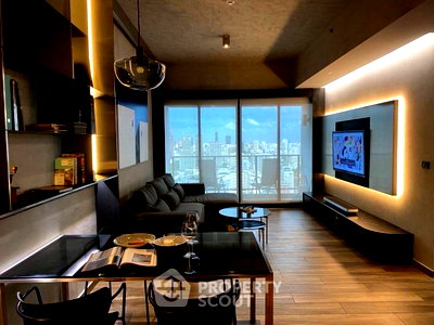 คอนโดให้เช่า : ใกล้ MRT เพชรบุรี 300 ม. 2 ห้องนอน The Lofts Asoke (ID 3184238)
