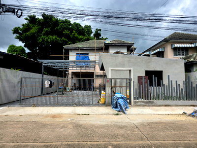 บ้านเดี่ยว กรุงเทพมหานคร : บ้านหลังใหญ่ กำลังรีโนเวทใหม่ ทำเลดี กว้างขวาง ราคาถูก ตกแต่งอย่างดี หมู่บ้าน ทรัพย์ไพศาล 107/122  ซอยเลียบวารี59 แขวงโคกแฝด เขตหนองจอก
