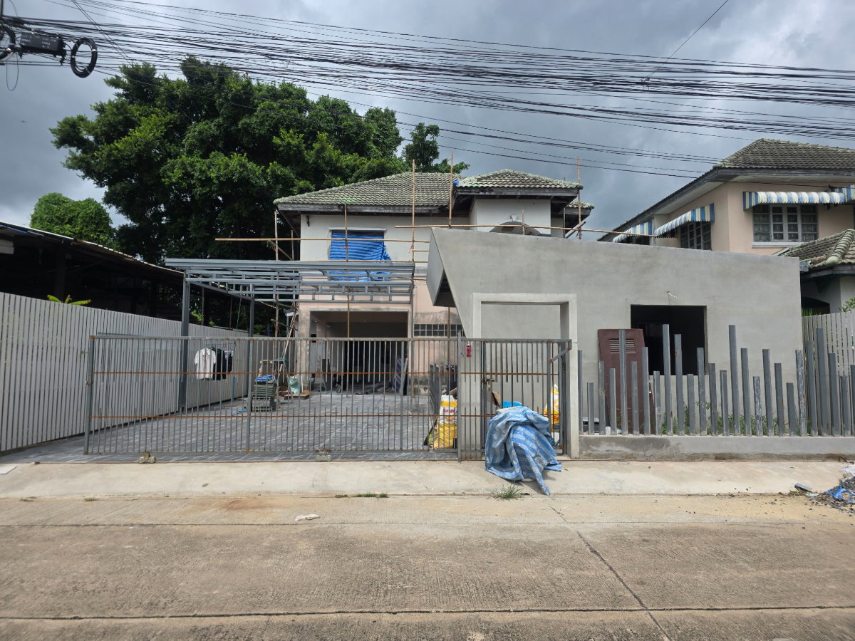 รูป บ้านหลังใหญ่ กำลังรีโนเวทใหม่ ทำเลดี กว้างขวาง ราคาถูก ตกแต่งอย่างดี หมู่บ้าน ทรัพย์ไพศาล 107/122 ซอยเลียบวารี59 แขวงโคกแฝด เขตหนองจอก - รูปที่ 1/29