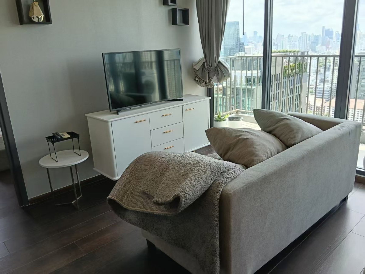 รูป  Urgent Sale | 2-Bedroom High-Rise Condo in Ekkamai - รูปที่ 8/8
