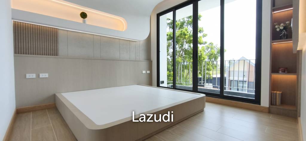 picture Luxurious Modern Contemporary 3-Bed Corner House - 11/31
