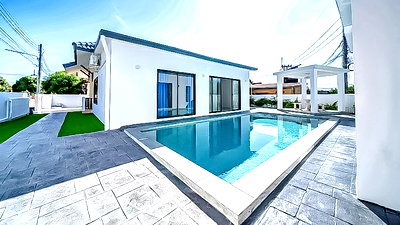 Houses for sale Chonburi : Premium House for Sale Thung Klom Tan Man 5Bed Private Pool