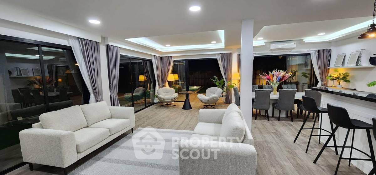 รูป วิลล่า 5 ห้องนอน ใกล้อ่างเก็บน้ำมาบประชัน บางละมุง (ID 3025971) - รูปที่ 2/30