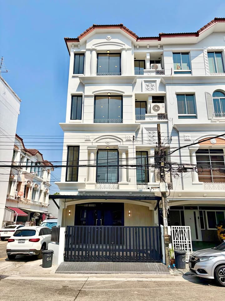 ขายทาวน์โฮม : ✅ บ้านกลางเมือง พระรามเก้า-ลาดพร้าว | Baan Klang Muang Rama 9 - Ladprao | ใกล้ MRT ลาดพร้าว 71