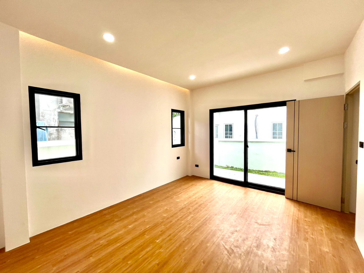 รูป 🏡✨ บ้านอบอุ่นในถลาง 3 ห้องนอน ราคาเพียง 3.79 ล้าน! พร้อมพื้นที่รอบบ้าน 🌿 - รูปที่ 11/19