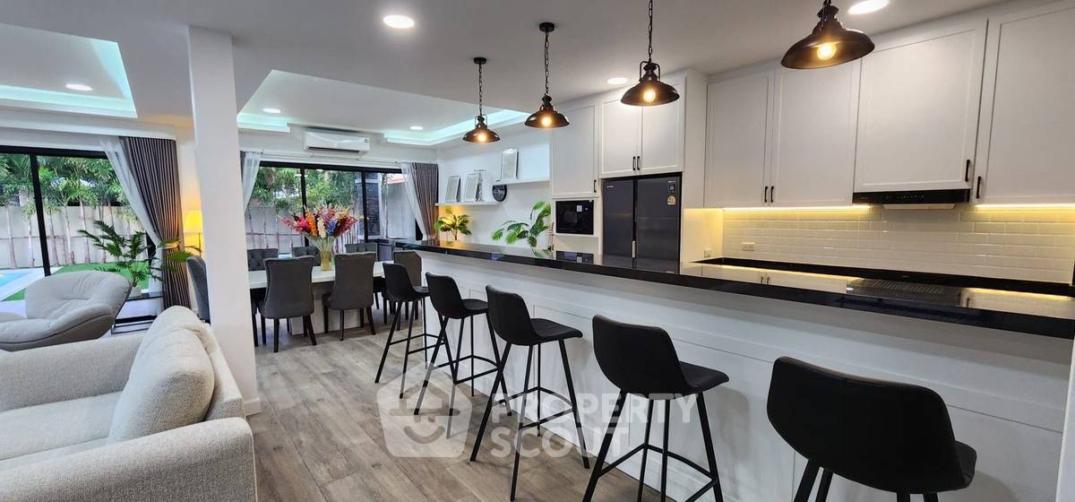 รูป วิลล่า 5 ห้องนอน ใกล้อ่างเก็บน้ำมาบประชัน บางละมุง (ID 3025971) - รูปที่ 11/30