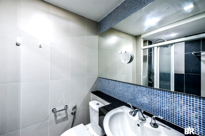 Condos for sale : The Fah Aree 4 Condo in Business District near BTS Ari