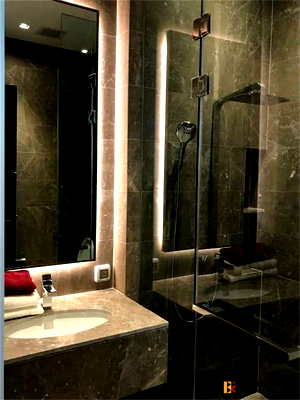 Condos for sale : Luxury Unit, Ready for You Without the Wait The Diplomat 39 near BTS Phrom Phong