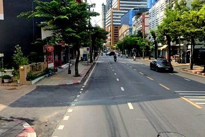 ที่ดิน ถนนสุขุมวิท : ขายที่ดินพร้อมสิ่งปลูกสร้าง สุขุมวิท 63 ใกล้ BTS เอกมัย เพียง 550 เมตร