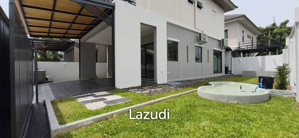 picture Luxurious Modern Contemporary 3-Bed Corner House - 28/31