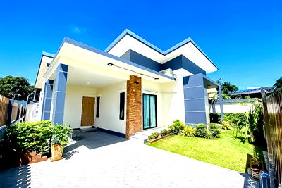 เช่าบ้านเดี่ยว ชลบุรี : Stylish House for Rent Huay Yai Pattaya 2Bedrooms Pet Friendly