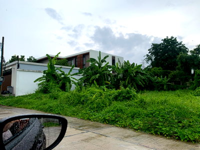 Land for rent : Corner Land Plot for Rent 121 Sq.W. - Soi Phatthanakan 69 - Near MRT Yellow Line & Airport Link Hua Mak (Ideal for Office / Warehouse)