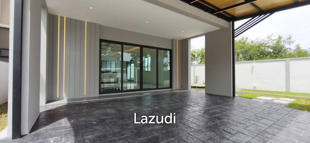 picture Luxurious Modern Contemporary 3-Bed Corner House - 31/31