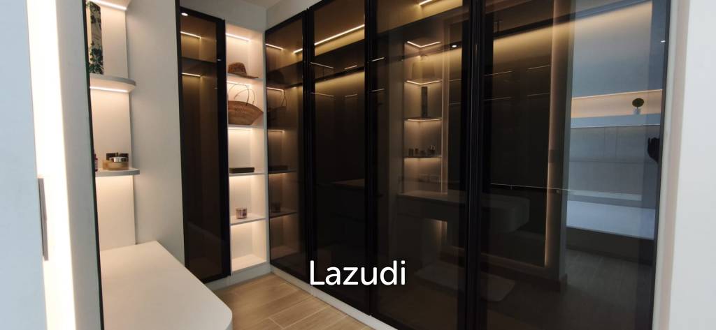 picture Luxurious Modern Contemporary 3-Bed Corner House - 13/31