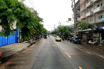 กิจการ วิทยาลัยพณิชยการเชตุพน : ขายอพาร์ทเม้นท์ ติดสาธุประดิษฐ์ ใกล้ King's College International School