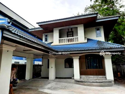 Houses for rent Bangna Commercial College : 2-storey detached house for rent, Bearing Soi 9, Bangkok