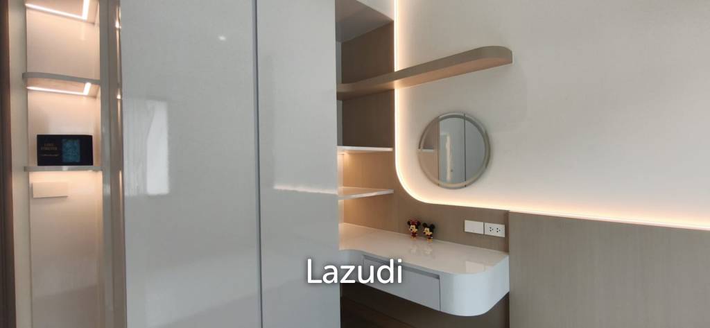 picture Luxurious Modern Contemporary 3-Bed Corner House - 19/31