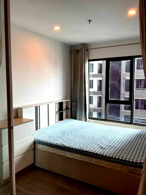 Condos for rent : 🏙️ Regent Home Wutthakat for rent. 🚇 Near BTS Wutthakat station (only 180 meters away). Rent: 9,500 THB/month. 📅 Ready to move in.