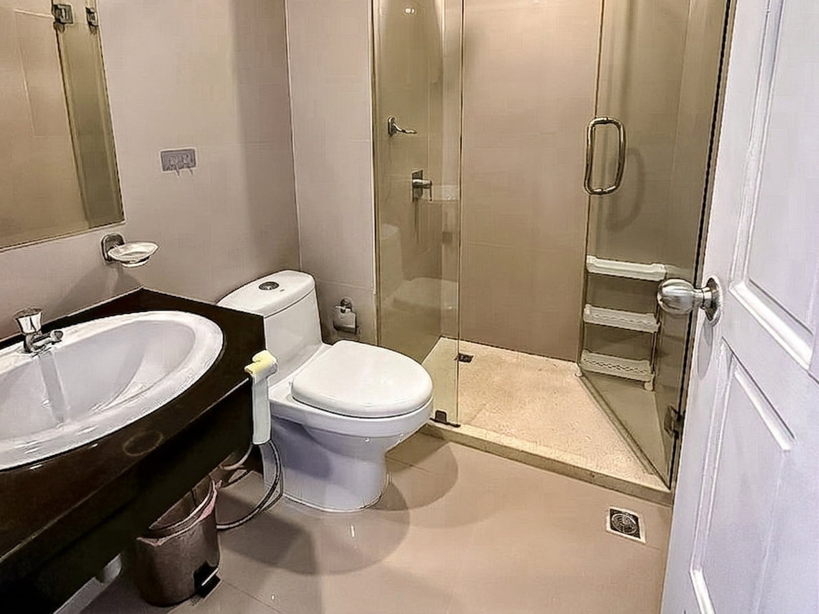 picture Studio Condo for Sale AD Hyatt Wongamat Pool View - 4/6
