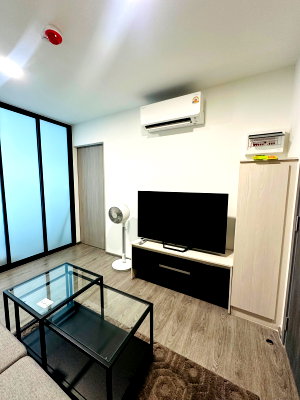Condos for rent : Condo Kave Wonderland For Rent near 