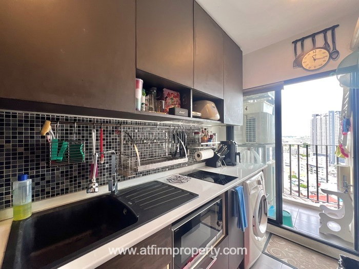 รูป [ขายห้อง 2BED] คอนโด เดอะทรี อินเตอร์เชนจ์ | 𝗧𝗛𝗘 𝗧𝗥𝗘𝗘 𝗜𝗡𝗧𝗘𝗥𝗖𝗛𝗔𝗡𝗚𝗘 ใกล้รถไฟฟ้า 2 สาย (MRT บางโพ และ MRT เตาปูน) Tel. ⁨089 645 2832⁩ - รูปที่ 16/31