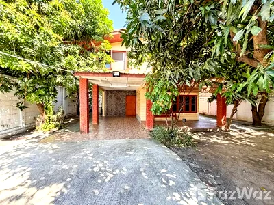 Houses for rent Tesco Lotus Extra Rama 4 : 3 Bedroom House for rent in Khlong Tan Nuea, Bangkok  6696974