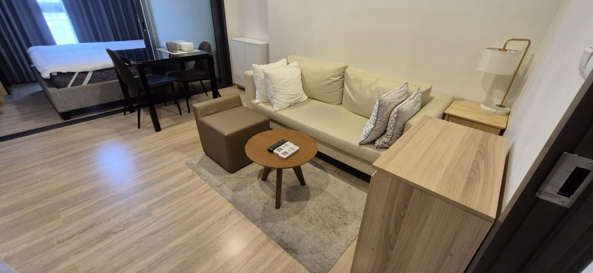 Condo for RENT : The Base Garden Rama 9   𝐒𝐢𝐳𝐞 : 27 sqm. 1 Bedroom 1 Bathroom / City view  𝐅𝐥𝐨𝐨𝐫 : 36    ✅Fully furnished