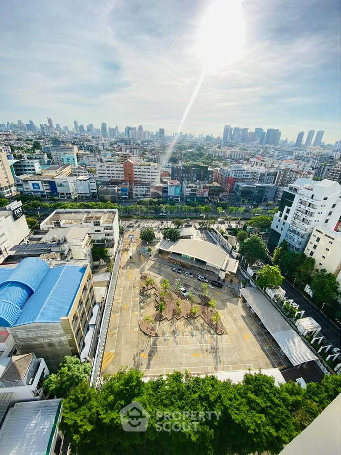 picture 100m To MRT Ratchadaphisek | 16th-Floor 1-BR Rhythm Ratchada (ID 3217151) - 8/16