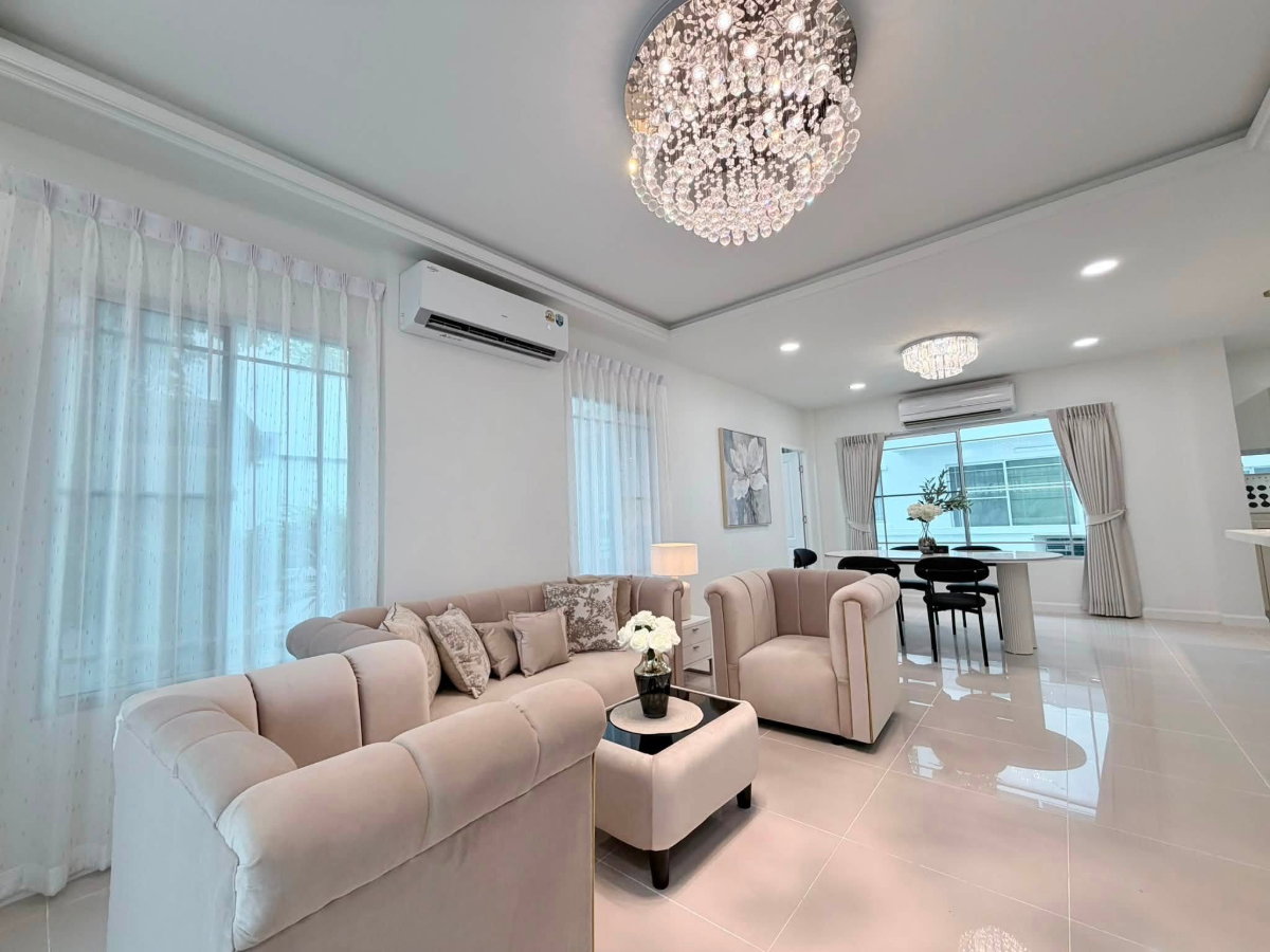 ให้เช่าบ้านเดี่ยวหรู มัณฑนา 2 อ่อนนุช-วงแหวน ** 75,000 บ./ด. ** เนื้อที่ 64 ตร.ว.  พท.ใช้สอย 214.50 ตร.ม.  4 ห้องนอน 3 ห้องน้ำ ที่จอดรถ 2คัน
