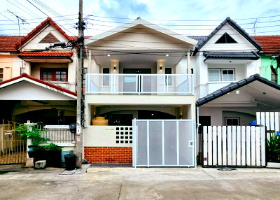ทาวน์โฮม รพ.กรุงไทย เวสเทิร์น : 🏡 ทาวน์เฮ้าส์ 2 ชั้น Sweet Home Park | 3 ห้องนอน | ราคาเพียง 1.79 ล้าน