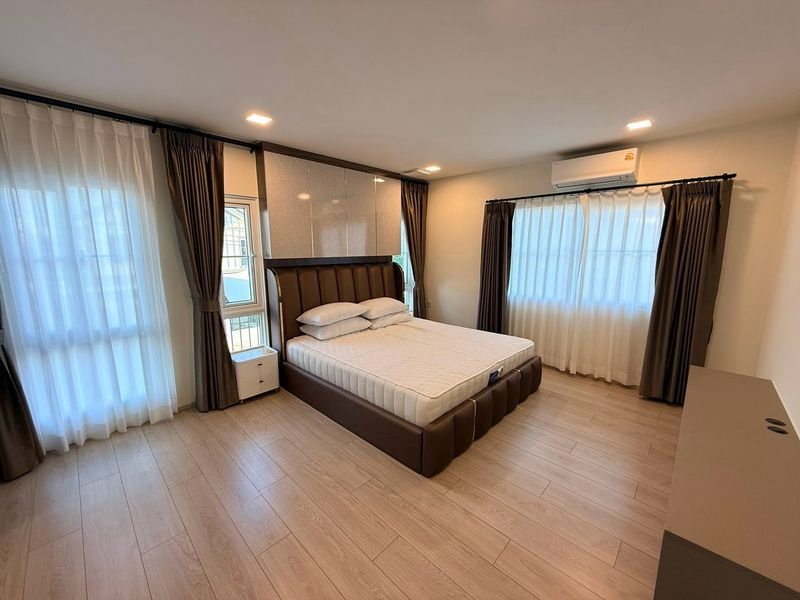 รูป ให้เช่า บ้านเดี่ยว Villaggio 3 ศรีนครินทร์–บางนา | บ้านใหม่ | แปลงใหญ่ 63 ตร.ว. | ใกล้สวน–Clubhouse | Pet Friendly - รูปที่ 12/16