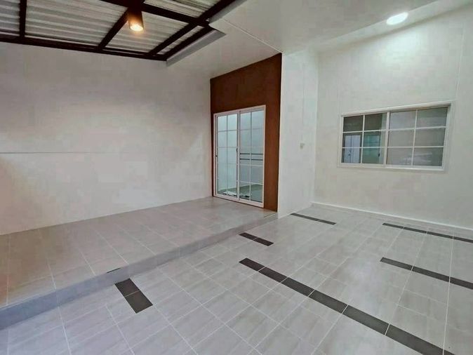 3-bed townhouse for sale, 20 sq wah, Suktawee Village